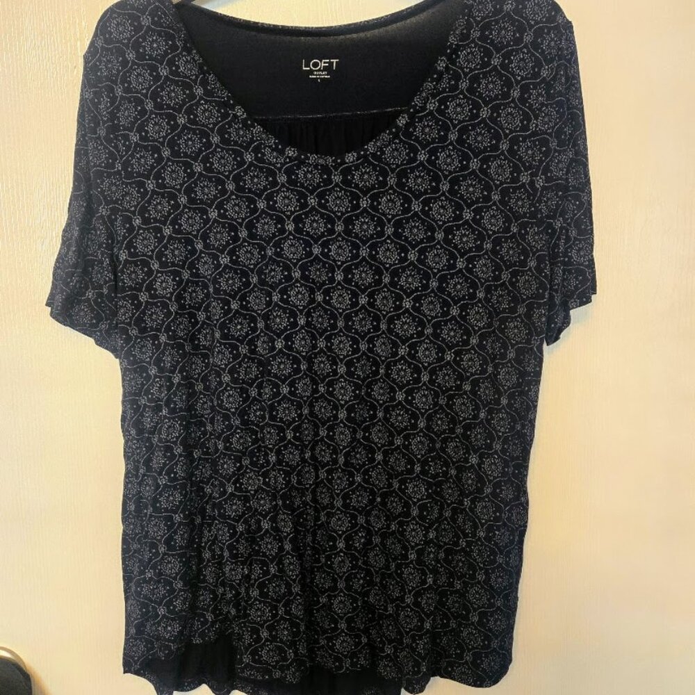 LOFT dark navy S/S top Size L‎